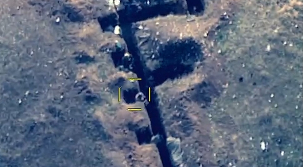 cebhenin-xocavend-istiqametinde-dushmen-bezi-movqeleri-ataraq-qachir-8-noyabr-2020-2322