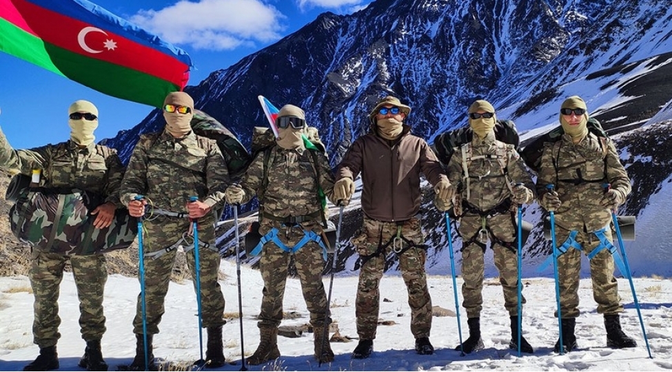 kursantlar-zefer-zirvesine-qalxib-foto