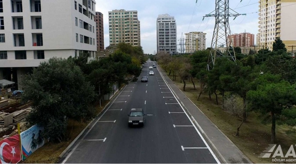 paytaxtin-shirin-mirzeyev-kuchesinin-bir-hissesi-esasli-temir-edilib-fotovideo