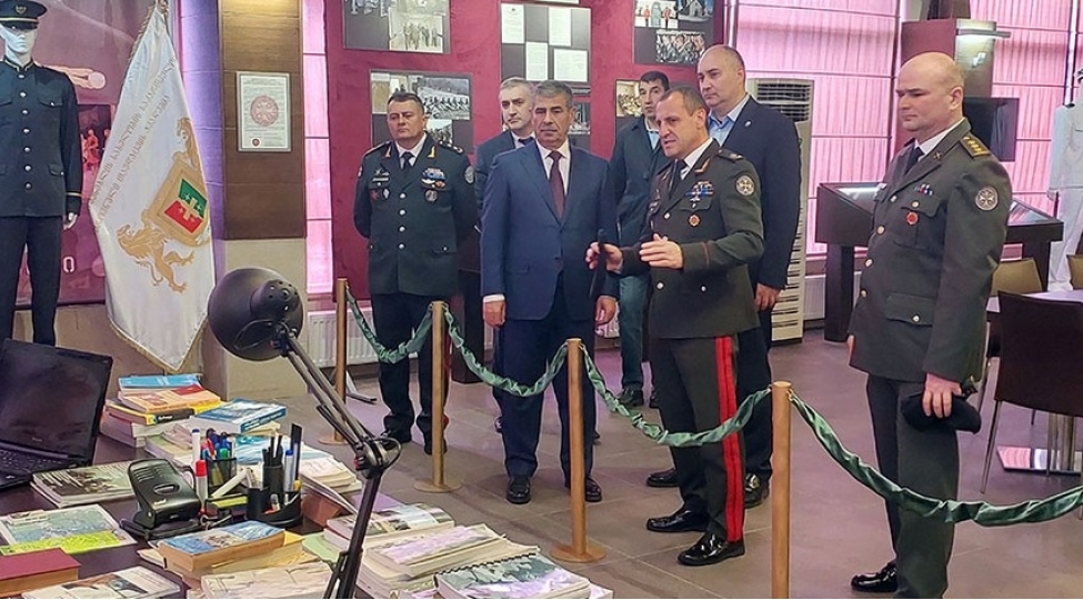 zakir-hesenov-gurcustanin-milli-mudafie-akademiyasinda-olub-foto