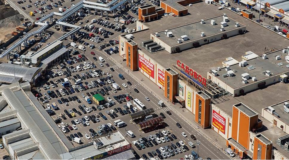 moskvanin-sadovod-bazarinda-yangin-olub-video