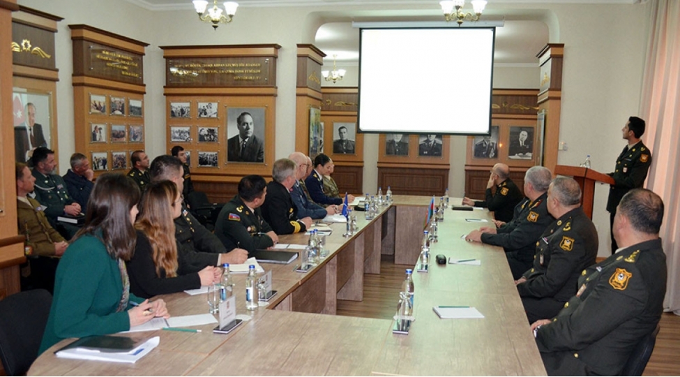 nato-nun-numayende-heyeti-milli-mudafie-universitetini-ziyaret-edib