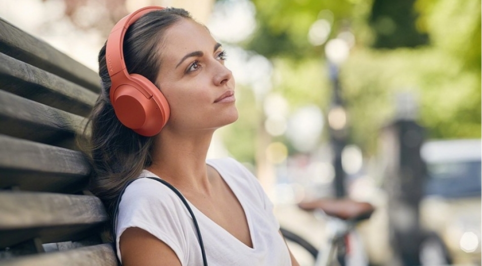 qulaqliqdan-istifade-1-milyard-insanin-eshitme-qabiliyyetini-itirmesine-sebeb-ola-biler