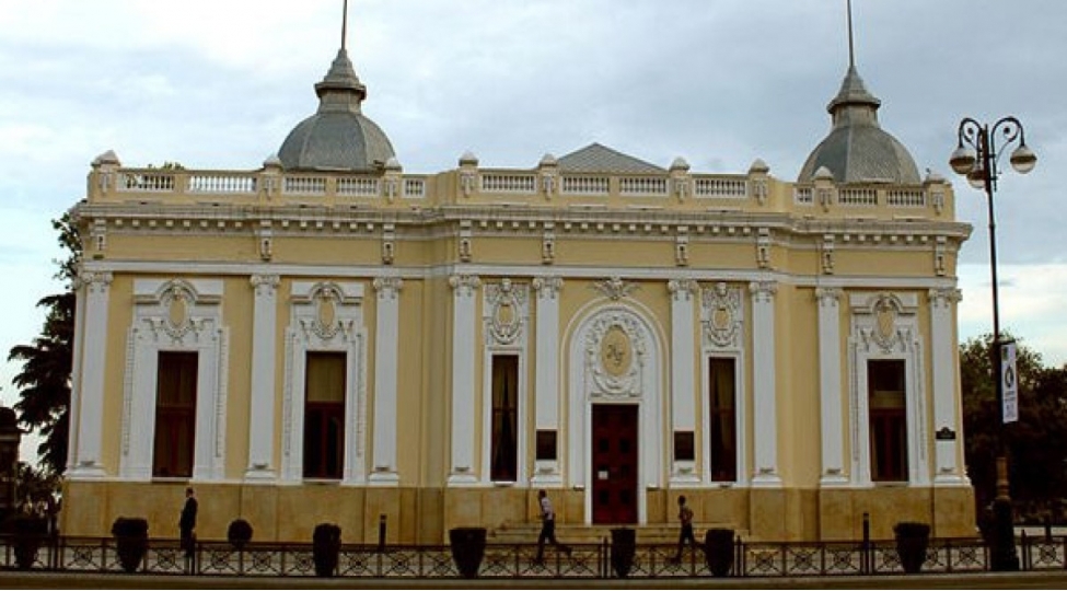 kukla-teatrinda-aparilan-yoxlamanin-vaxti-uzadilib-elave-mutexessisler-celb-edilib