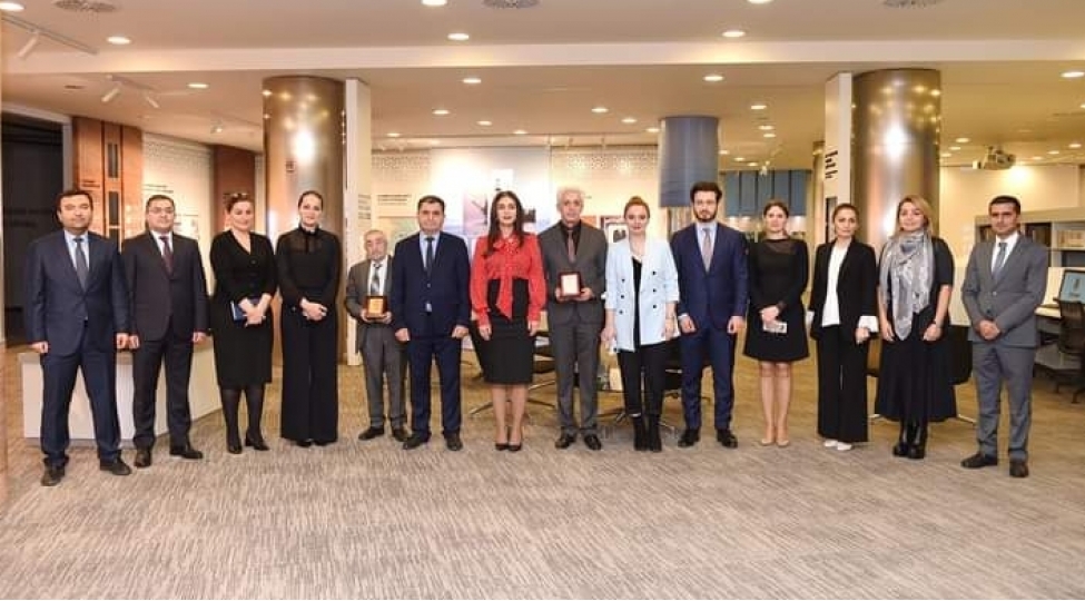 socar-in-bash-ofisinde-neft-dashlari-qezetinin-emekdashlari-mukafatlandirilib-foto
