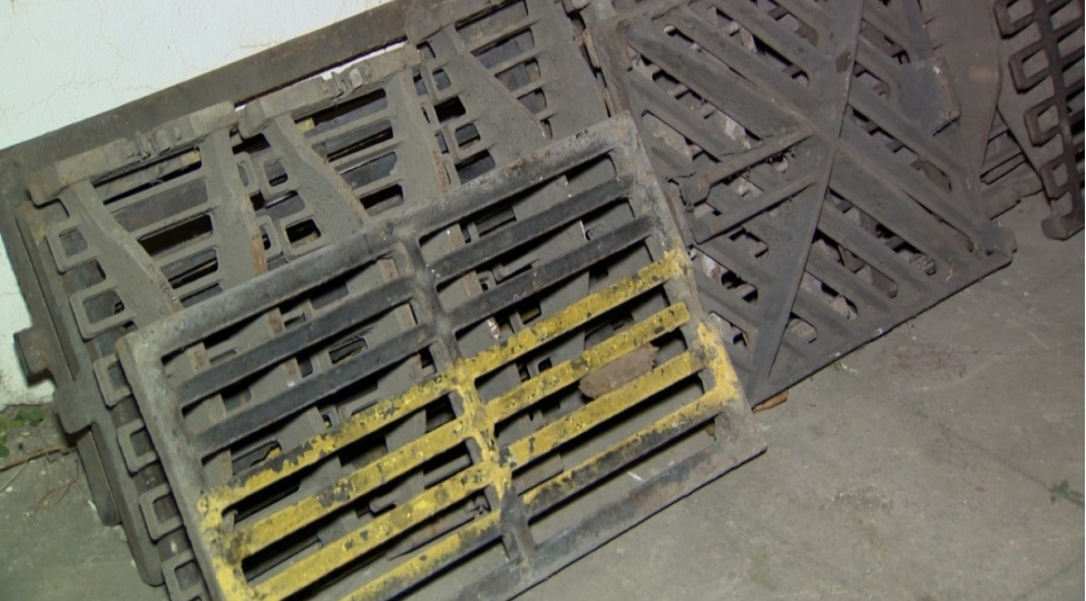 bakida-inzibati-binadan-ogurluq-eden-shexs-tutulub-video