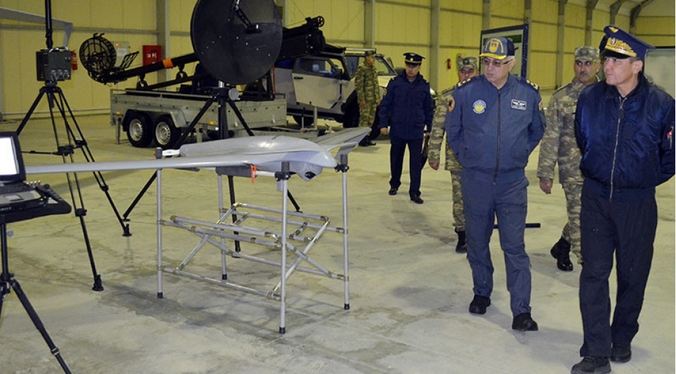 ozbekistan-mudafie-nazirinin-muavini-hhq-nin-herbi-hissesinde-olub-foto