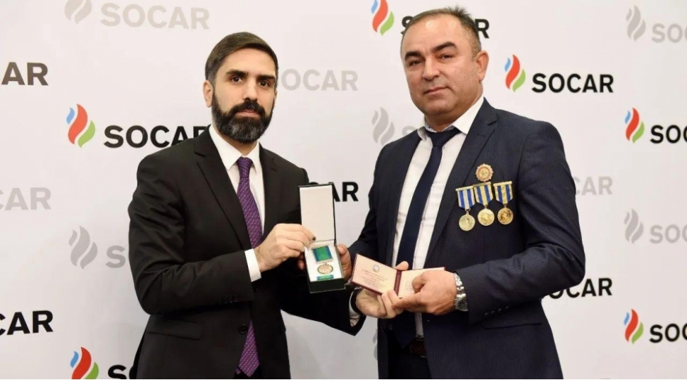 neft-senayesi-ishchilerine-yuksek-dovlet-teltifleri-teqdim-olunub-foto