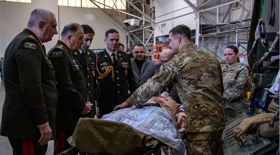 azerbaycan-ordusunun-bash-qerargah-reisi-will-rogers-aviasiya-bazasini-ziyaret-edib