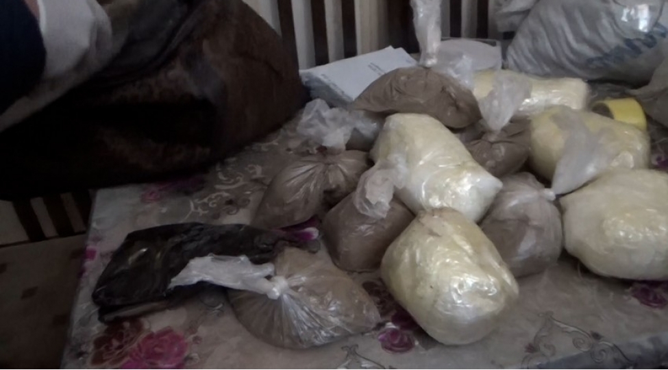 bu-il-azerbaycanda-3-tondan-chox-narkotik-qanunsuz-dovriyyeden-chixarilib-video