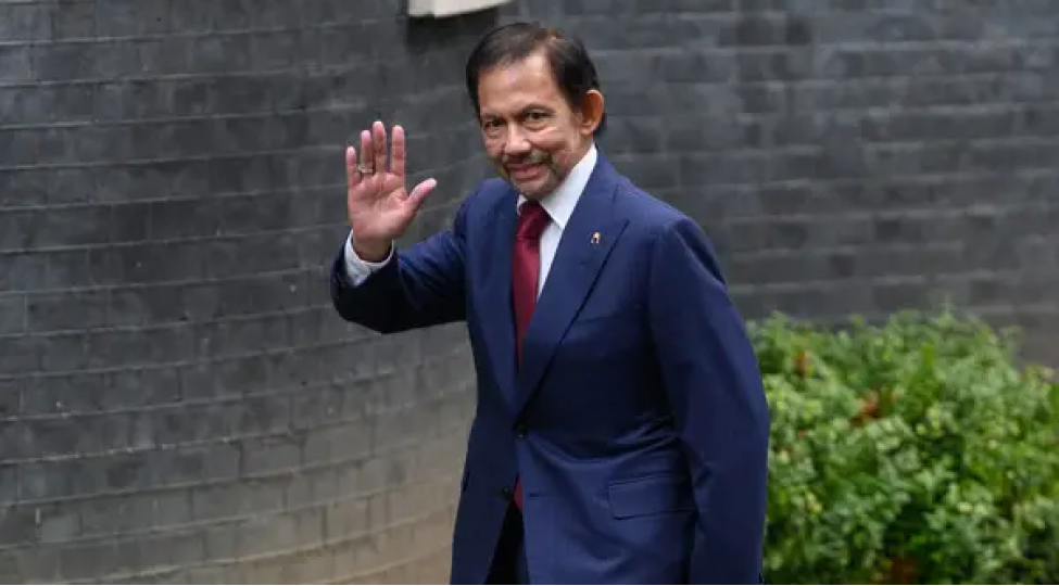 dunyanin-en-zengin-kral-ve-monarxlari-foto