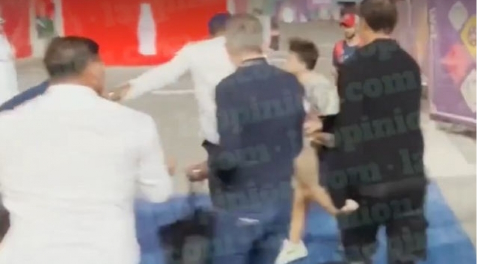 samuel-eto-azarkeshin-uzune-tepik-vurdu-video