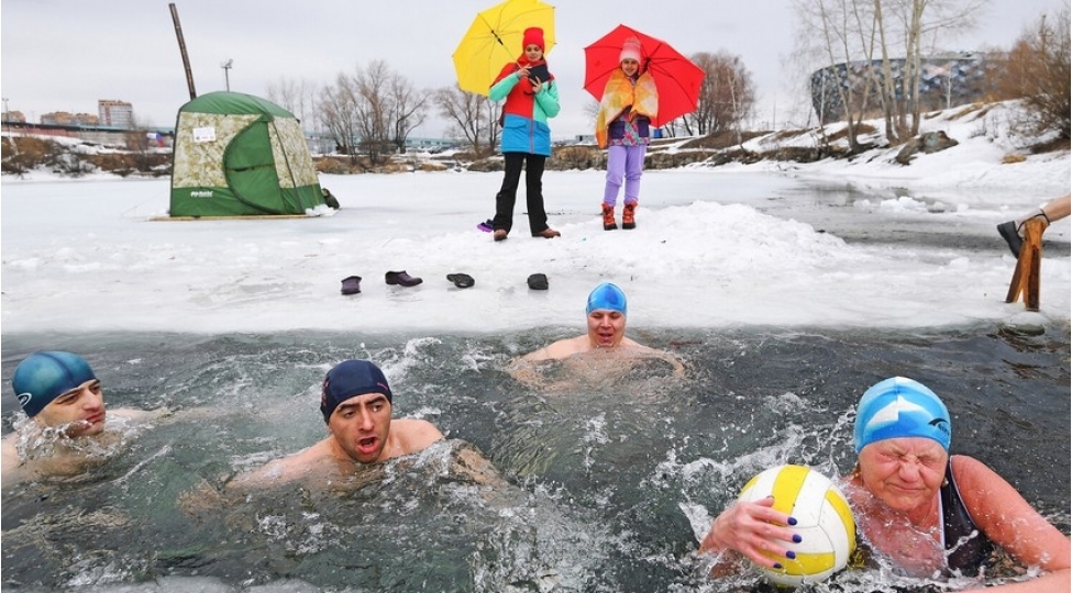 kardioloqlar-buzlu-suda-uzmeyin-faydalari-haqqinda-mifi-dagidiblar