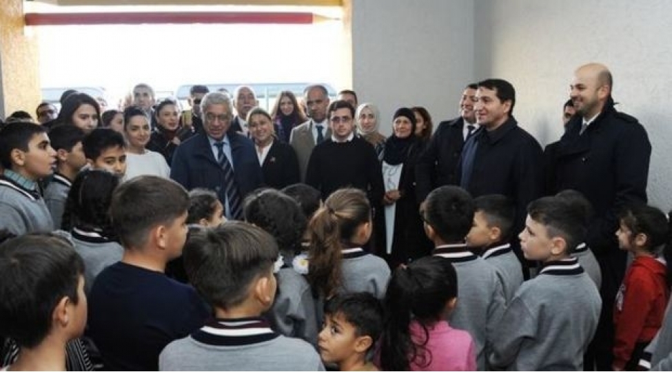 hikmet-haciyev-ve-diplomatlarin-zengilan-mekteblileri-ile-semimi-sohbeti-video