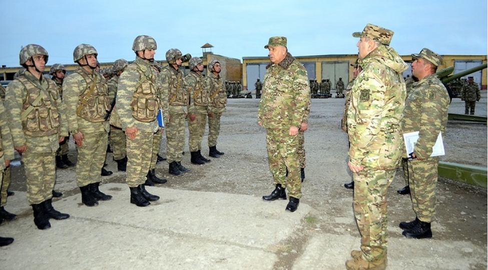 bash-qerargah-reisi-bir-sira-herbi-hisselerin-doyush-hazirligini-yoxlayib