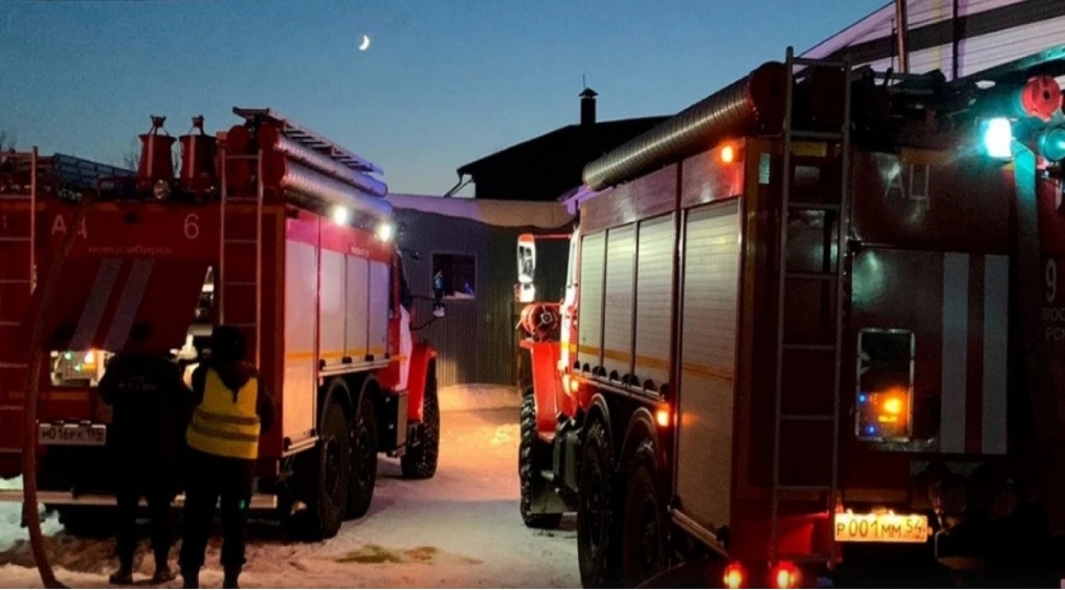 rusiyanin-novosibirsk-sheherinde-anbarda-guclu-yangin-bash-verib-video