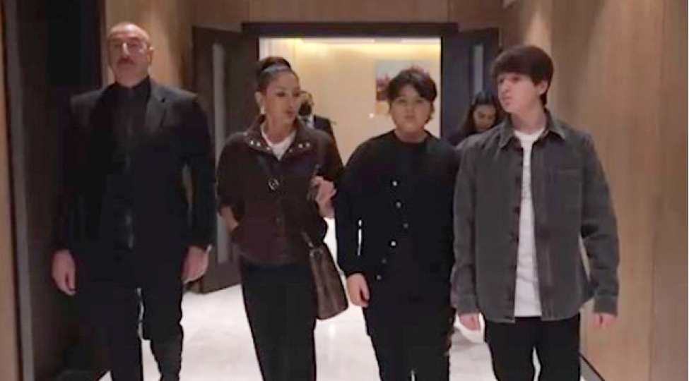 prezident-shabrana-neveleri-ile-gedib-video