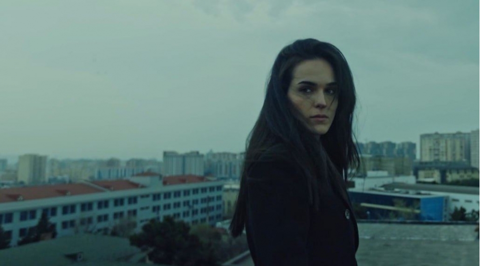 aztv-de-mistik-serial-bu-qiz-ruhlarin-sesini-eshidirvideo