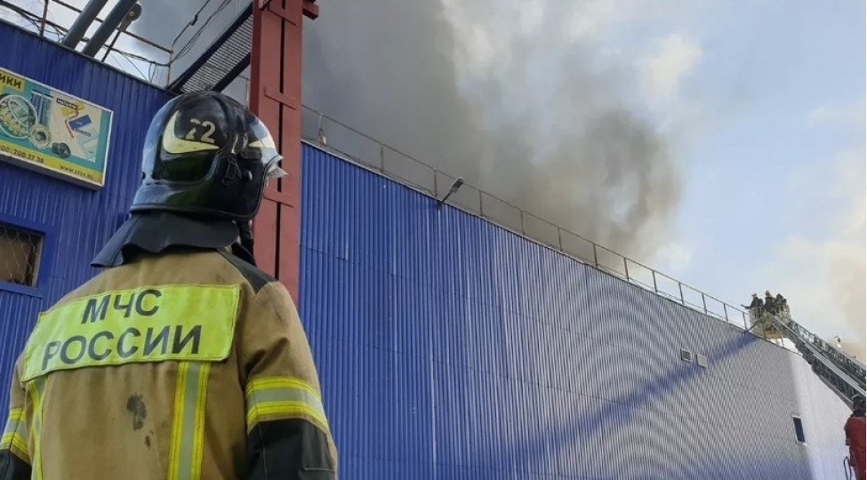 moskvada-avtoservis-anbarinda-guclu-yangin-bash-verib-video