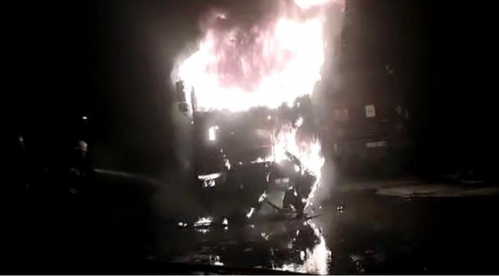 gedebeyde-yanacaq-dashiyan-avtomobil-yanib-video