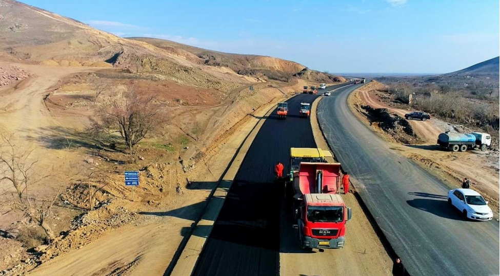 bizi-qarabaga-ve-sherqi-zengezura-qovushduran-yollar