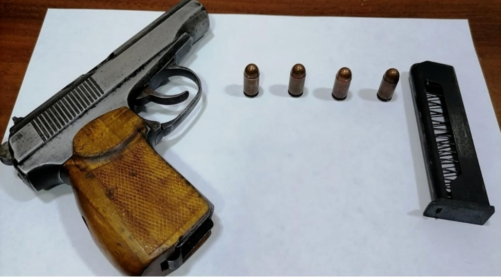 qanunsuz-silah-gezdiren-8-neferi-saxlanilib