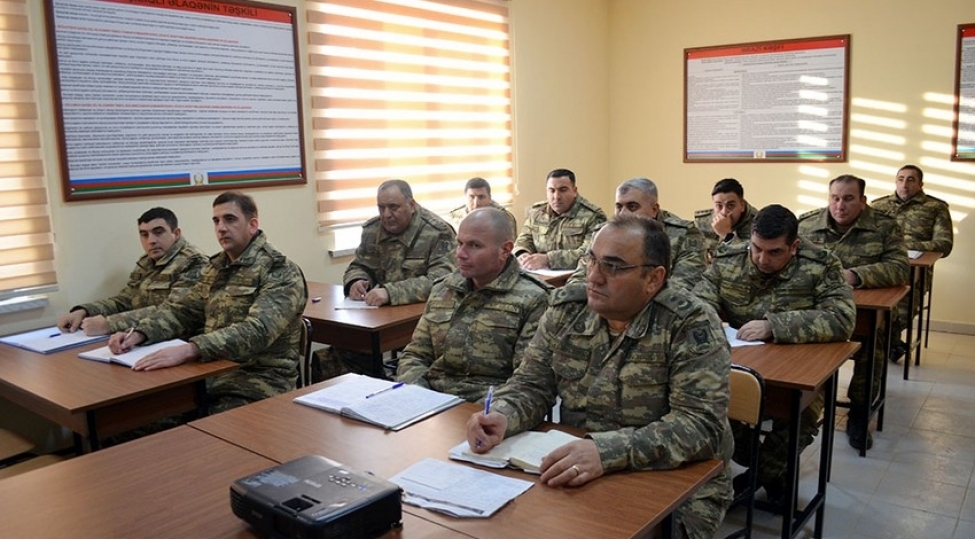 azerbaycan-ordusunda-britaniyali-mutexessislerin-ishtiraki-ile-telim-kursu-kechirilir-foto