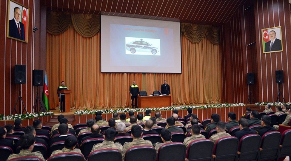 herbi-yol-polisinin-shexsi-heyeti-ile-telim-metodiki-toplanti-kechirilib