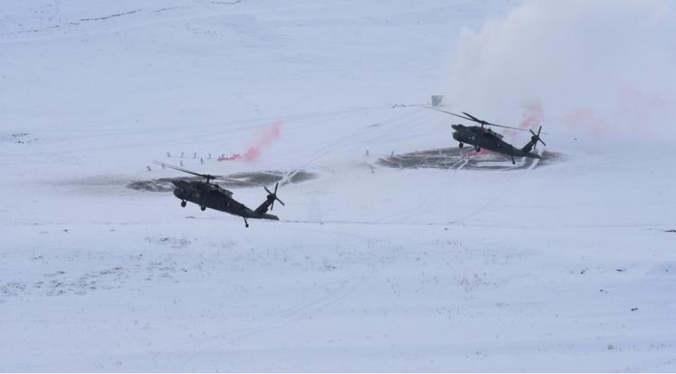 azerbaycan-pilotlari-qish-telimi-2023-telimlerinde-sherti-dushmen-hedeflerini-mehv-edibler