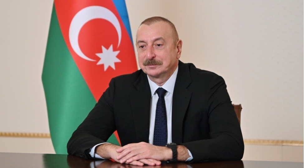 bir-qrup-incesenet-xadimine-prezident-mukafati-verildi