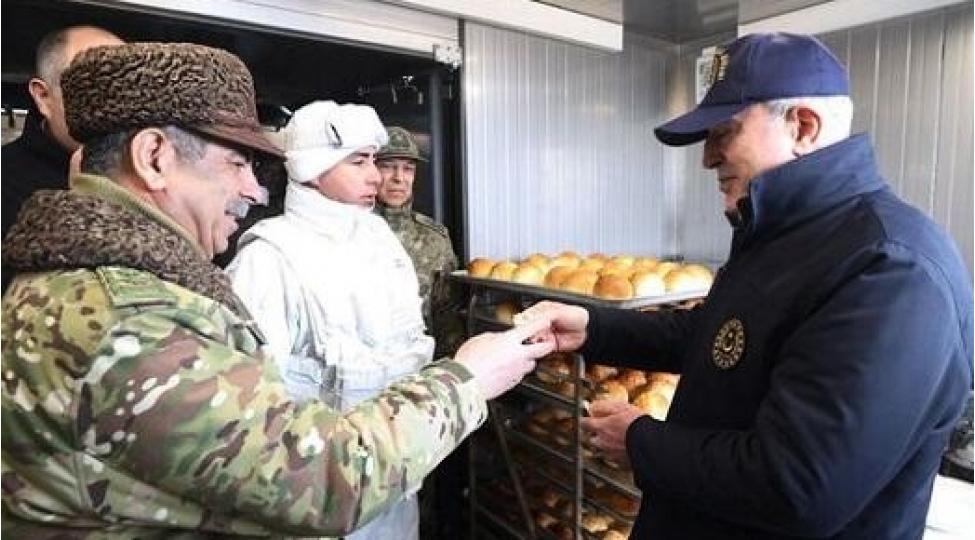 akar-choreyini-zakir-hesenovla-yari-boldu