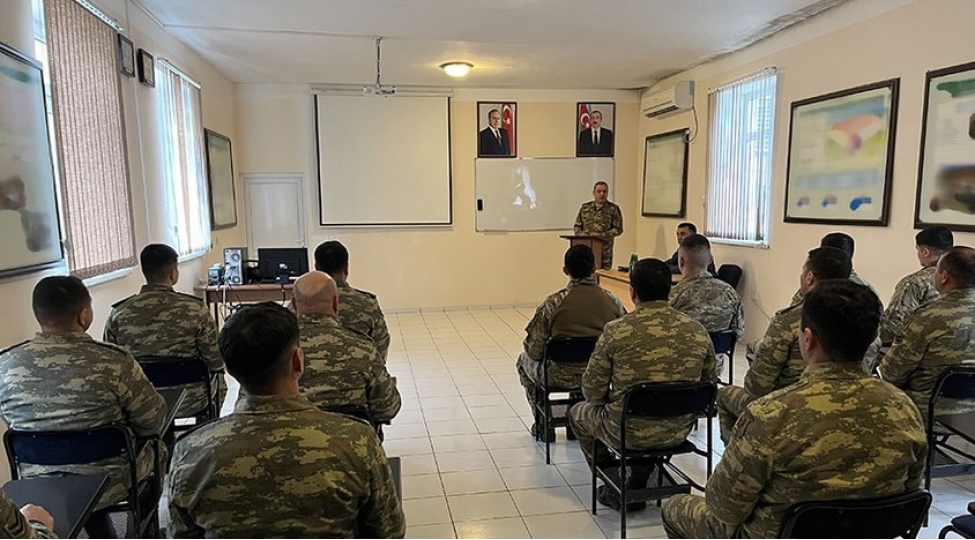 pilotsuz-uchush-aparatlari-kursunu-bitirenlere-sertifikatlar-teqdim-olunub