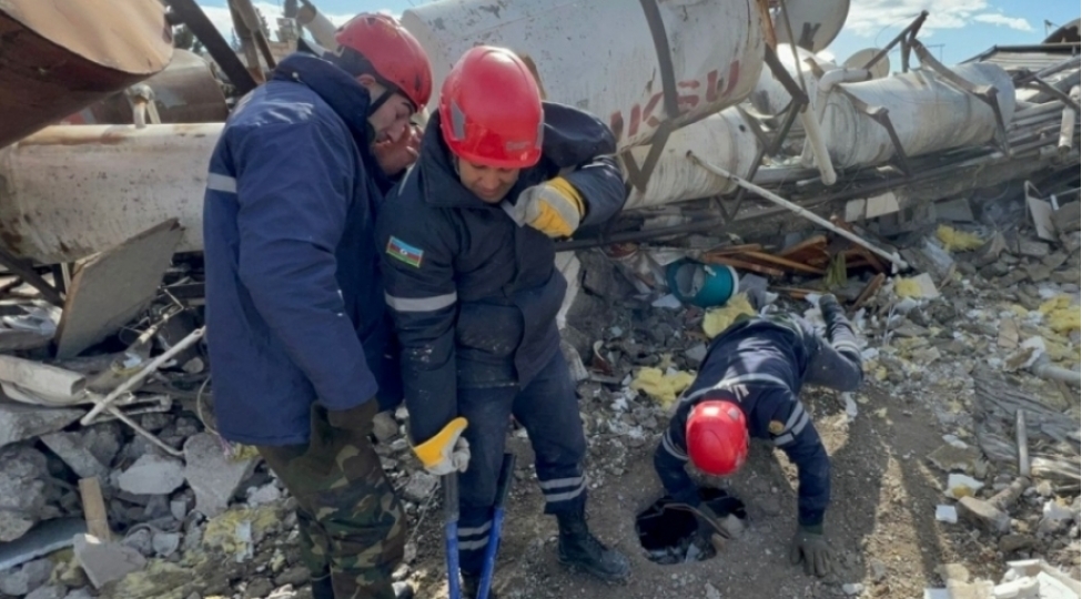 fhn-in-xilasedicileri-terefinden-16-nefer-dagintilar-altindan-sag-chixarilib