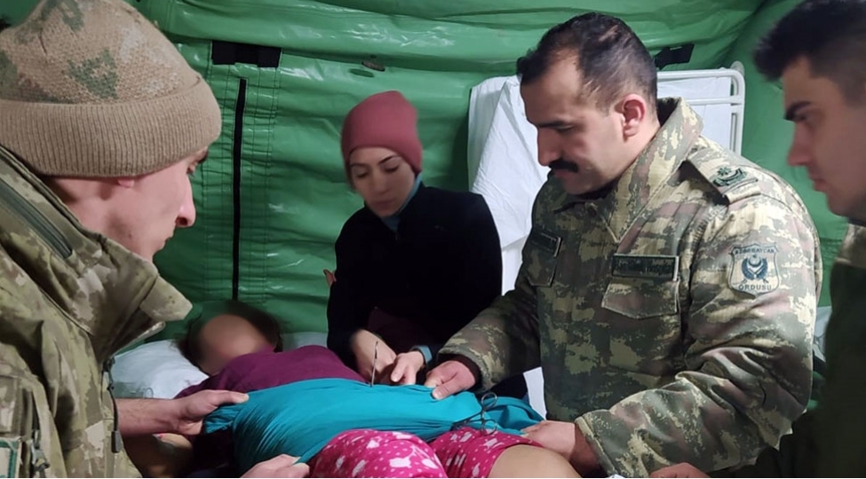 herbi-hekimlerimiz-kahramanmarashda-novbeti-emeliyyatlarini-icra-edibler-foto