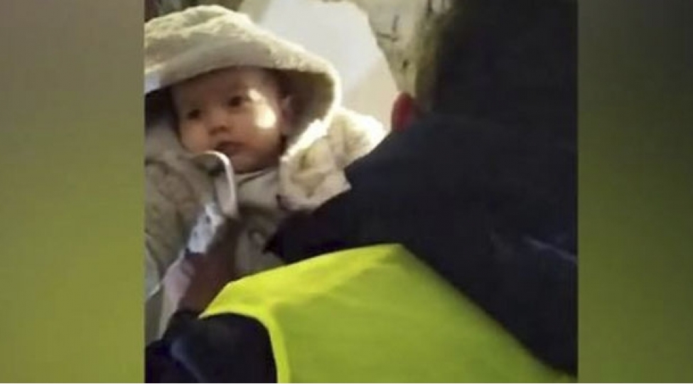 110-cu-saatda-xilas-edilen-ana-ve-korpesi-video