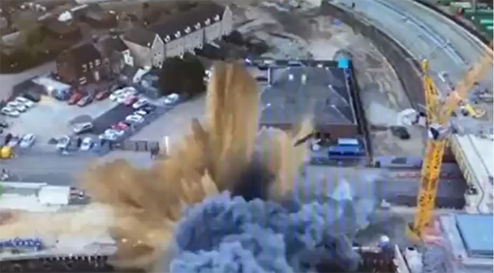 britaniyada-ikinci-dunya-muharibesinden-qalan-bomba-partlayib