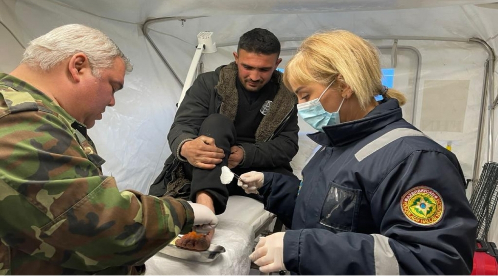 fhn-in-turkiyedeki-mobil-sehra-hospitallarinda-729-nefere-tibbi-xidmet-gosterilib-video