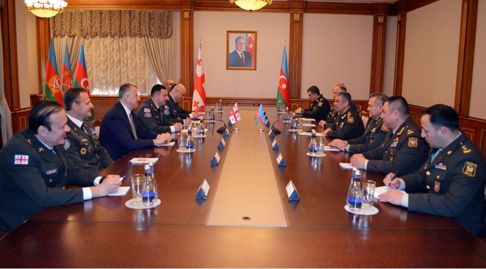 zakir-hesenov-gurcustan-mudafie-quvveleri-komandani-ile-gorushub