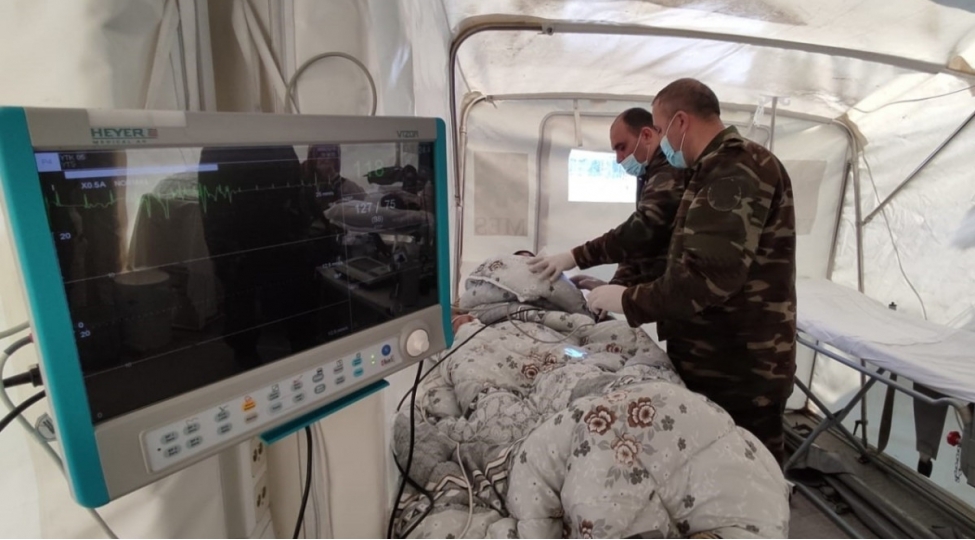 fhn-in-turkiyedeki-mobil-sehra-hospitallarinda-1090-nefere-tibbi-xidmet-gosterilib-video