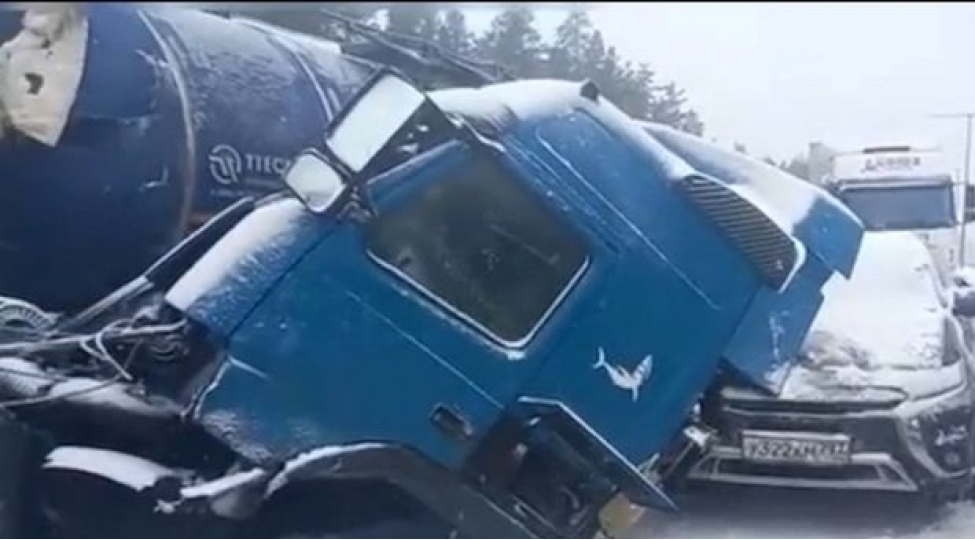 rusiyada-41-avtomobil-toqqushdu-yaralananlar-var