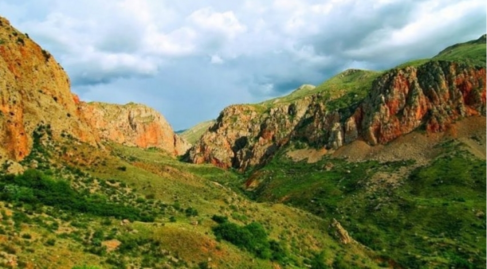 deputat-irevanin-ve-zengezurun-ermenistana-verilmesi-ile-bagli-qerarlari-legv-etmeliyik