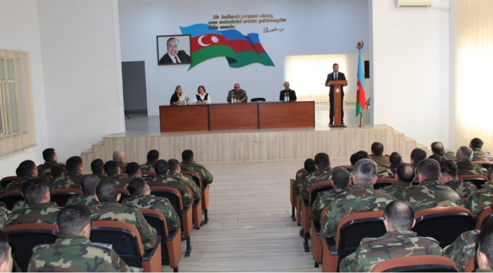 mulki-mudafie-qoshunlarinda-heyder-eliyev-iline-hesr-olunmush-tedbirler-kechirilib