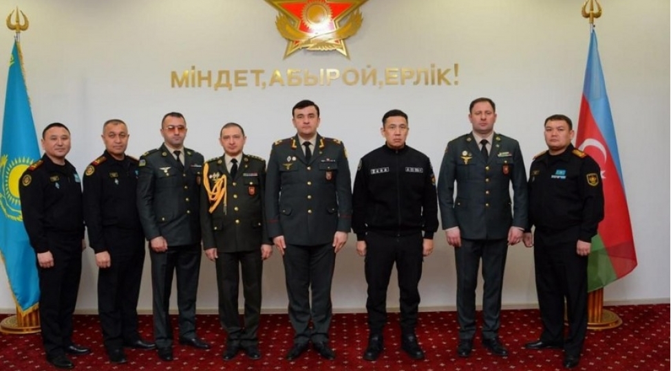 azerbaycanin-mudafie-nazirliyinin-bir-qrup-numayende-heyeti-qazaxistanda-seferde-olub
