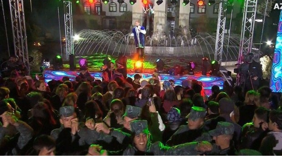 agalida-mohteshem-novruz-konserti-video