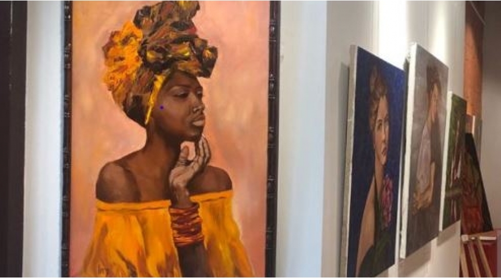 moskvada-azerbaycanli-ressamin-sergisi-kechirilib