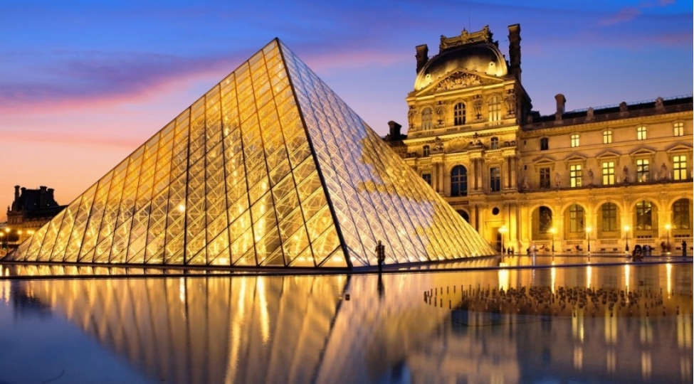 azerbaycanda-tapilmish-kup-luvr-muzeyinde-numayish-etdirilir