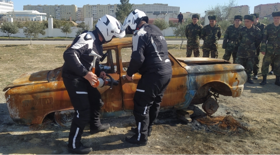 fhn-nin-akademiyasinda-telim-meshq-kechirilib