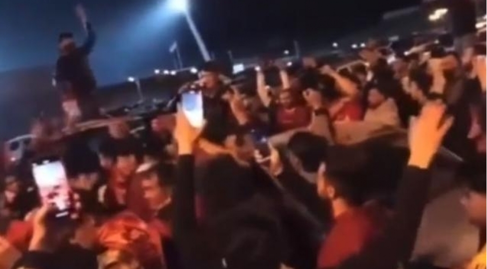 tebrizdeki-qelebeden-sonra-noldu-pashinyan-mahnisina-qol-qaldirib-oynadilar-video