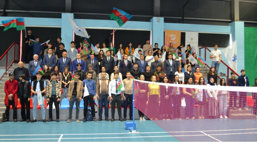 nizami-rayonunda-heyder-eliyev-ili-cherchivesinde-badminton-uzre-achiq-turnir-kechirilib-foto