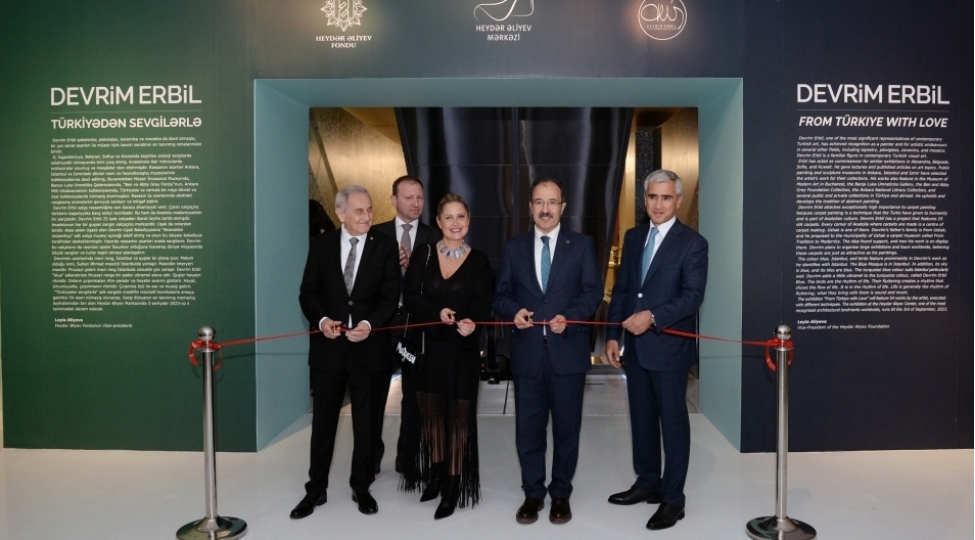 bakida-devrim-erbilin-turkiyeden-sevgilerle-adli-ferdi-sergisi-achilib-foto